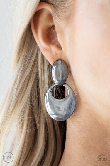 Urban Artistry - Black Clip-On